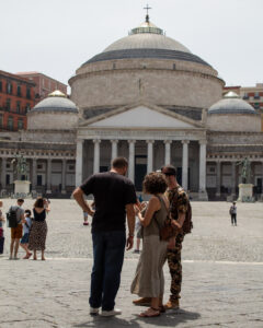 Caccia al tesoro Piazza del Plebiscito Napoli Caccia al tesoro Piazza del Plebiscito Napoli